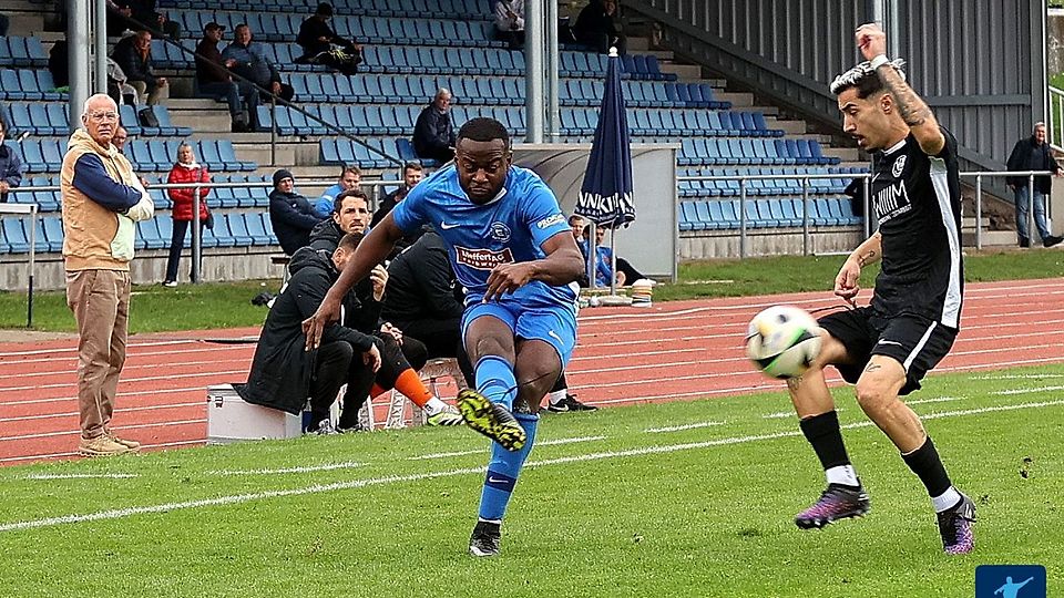 Levi Mukamba (links) spielt nächste Saison in Winzenheim.