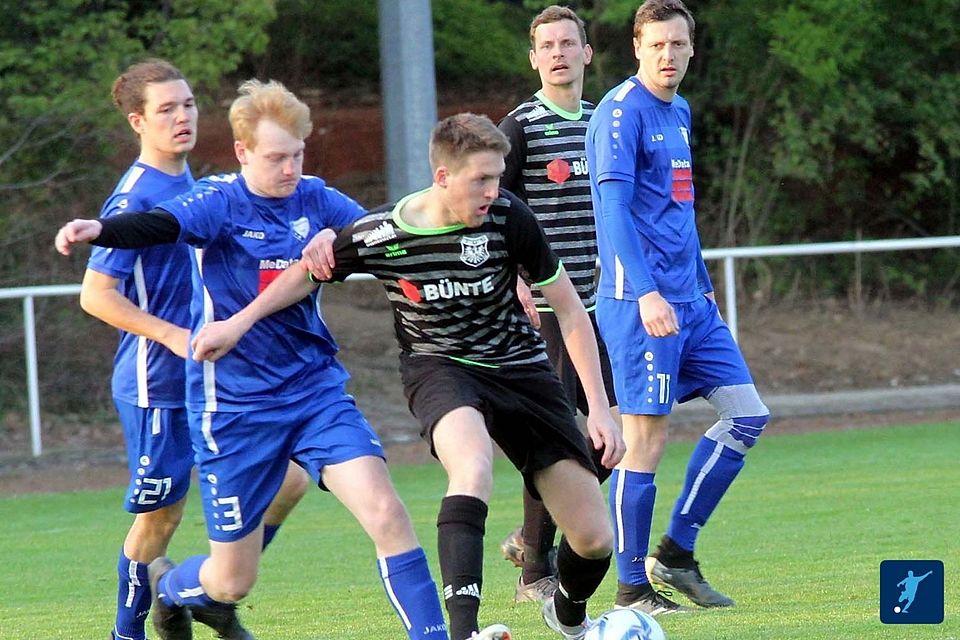Eine gerechte Punkteteilung gab es im Spiel zwischen dem TSV Riemsloh und TuS Borgloh. Eine gerechte Punkteteilung gab es im Spiel zwischen dem TSV Riemsloh und TuS Borgloh.