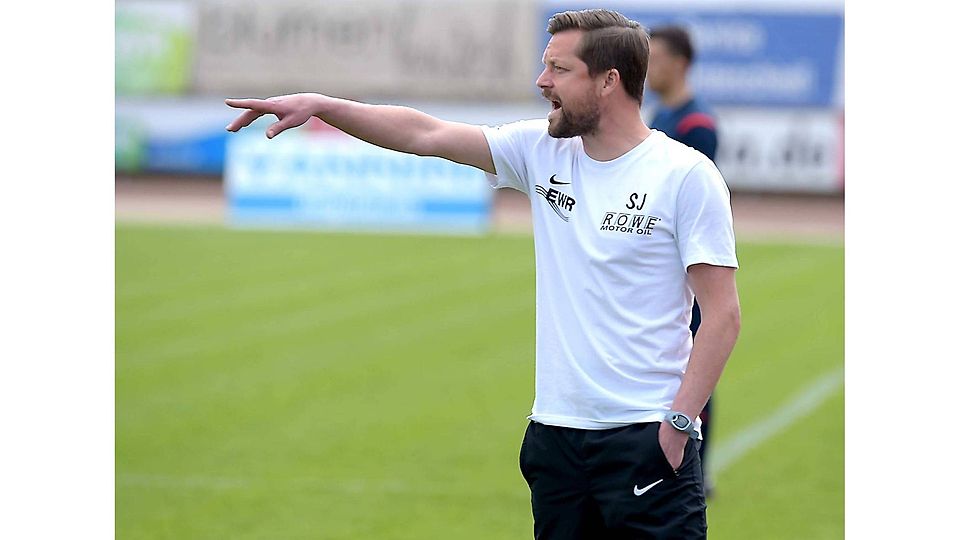 Geduld gefragt: Wormatia-Trainer Steven Jones wartet weiter auf seinen künftigen Torwart.	Foto: pa/Dirigo/Archiv