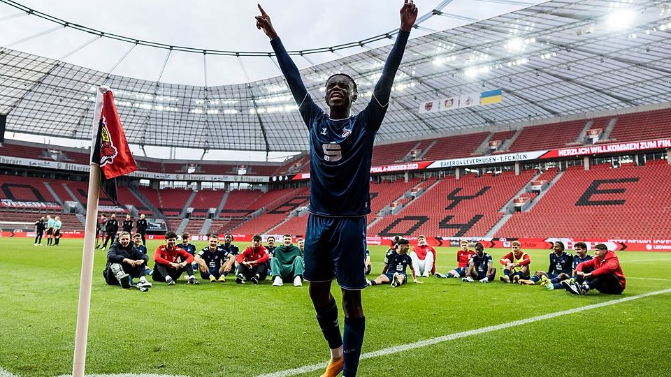Aaron Bayakala, hier noch im FC-Trikot der U19, schließt sich dem 1. FC Bocholt an.