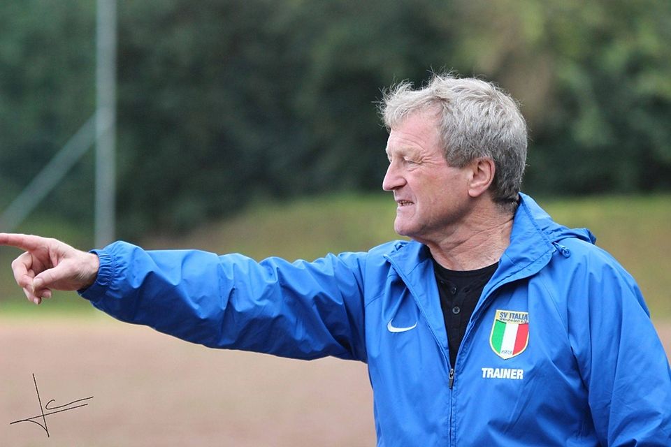 Trainerlegende in Wiesbaden - SV Italia-Coach Hartmut Freudenberg, Archivfoto: Henz.