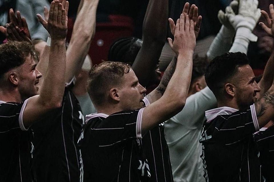 Kevin Weggen (Mitte) ist einer der Top-Stars in der Baller League.