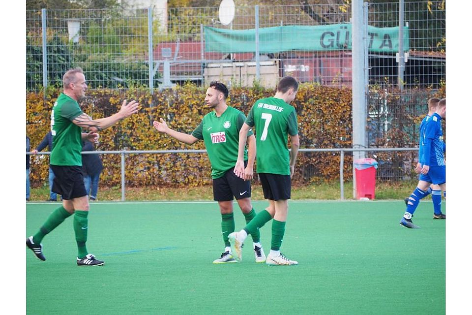 Der FSV Oberwalluf um den im Duett mit Markus Neuser zum Trainer gewordenen Sascha Brox (links) hat die erste Pokalhürde genommen.	Foto: FSV Oberwalluf