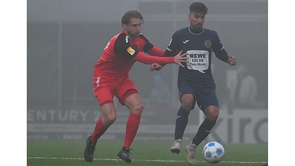 Der SV Hummetroth (rechts mit Ahmet Dogan gegen Tewen Spamer von RW Walldorf) musste beim 0:2 in Gießen zwei Standard-Gegentore hinnehmen. (Archivfoto)	Foto: Uwe Krämer