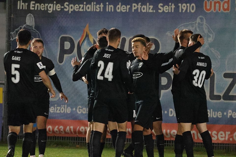 Weiter ist weiter - bei Landesligist Hauenstein bejubelte der TSV Schott seinen Einzug ins Viertelfinale.
