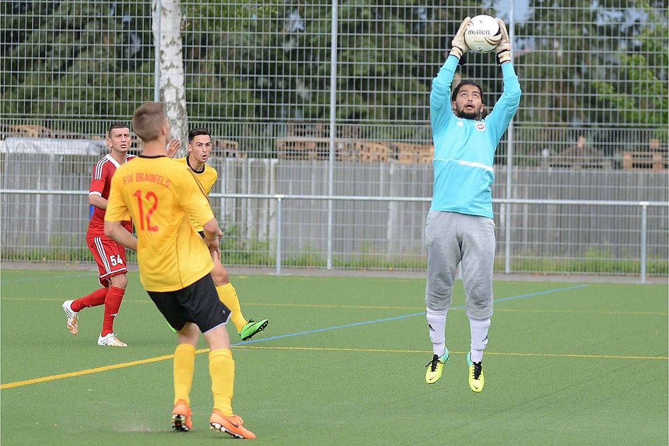 Torhüter Messi Azar gibt auch in schwierigen Zeiten alles für den Türkischen SV. Archivfoto: Tom Klein