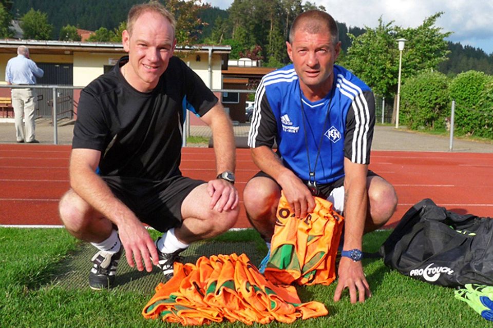 Zurückgetreten ist FCN-Trainer Andreas Ackermann (rechts). Sein bisheriger  Co. Oliver Mahler (links) könnte neuer Übungsleiter des FC Neustadt werden. | Foto: Johannes Bachmann