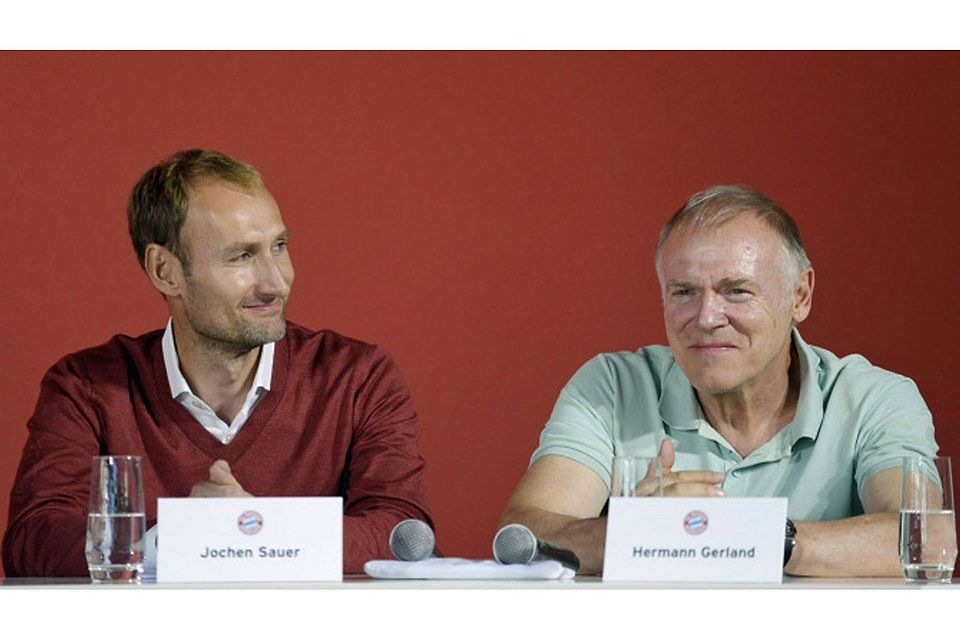 Jochen Sauer und Hermann Gerland leiten das Nachwuchsleistungszentrum des FC Bayern und arbeiten fieberhaft am nächsten „Müller“. mis