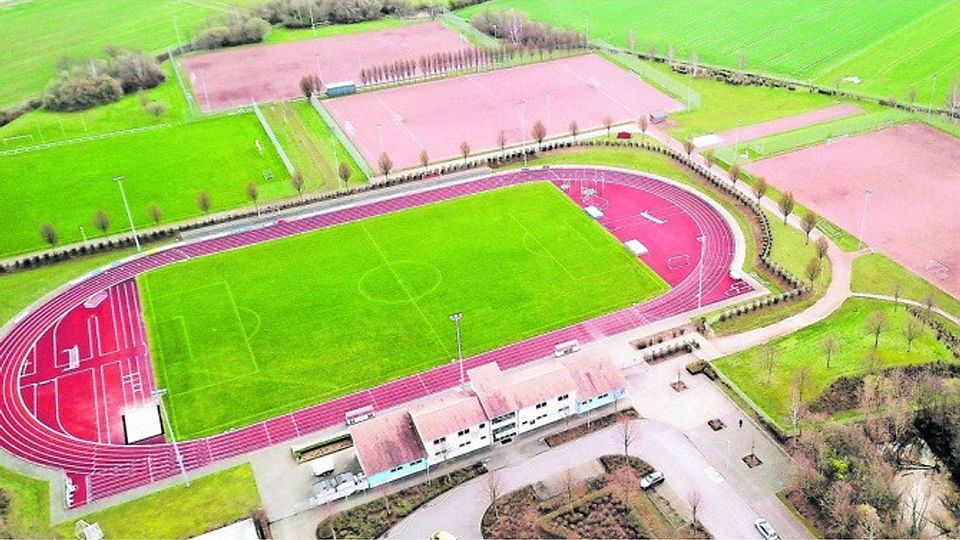 Der Sportpark am See in Dürwiß: Vor allem zwei Tennenplätze sind in einem schlechten Zustand. Foto: Müller