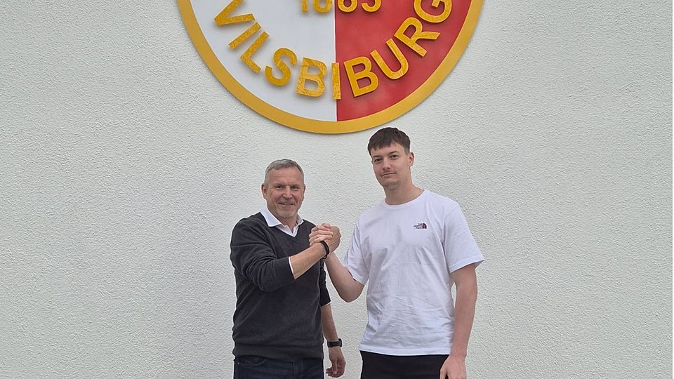 Benedikt Ecker (re.) mit TSV-Manager "Chico“ Deliano