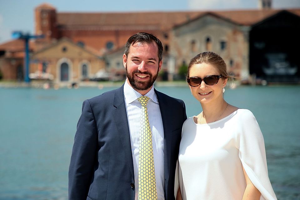 Erbgroßherzog Guillaume (l.), hier mir seiner Ehefrau Gräfin Stéphanie de Lannoy, bei einem Besuch in Venedig, kommt zum Länderspiel