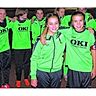 Sarah Gerber und Brit Porschen (vorne v.l.) schafften es innerhalb von einer Woche, insgesamt 18 Mädchen für Fußball zu interessieren. Heute sind sie im C-Jugend-Team feste Größen. Foto: hfs.