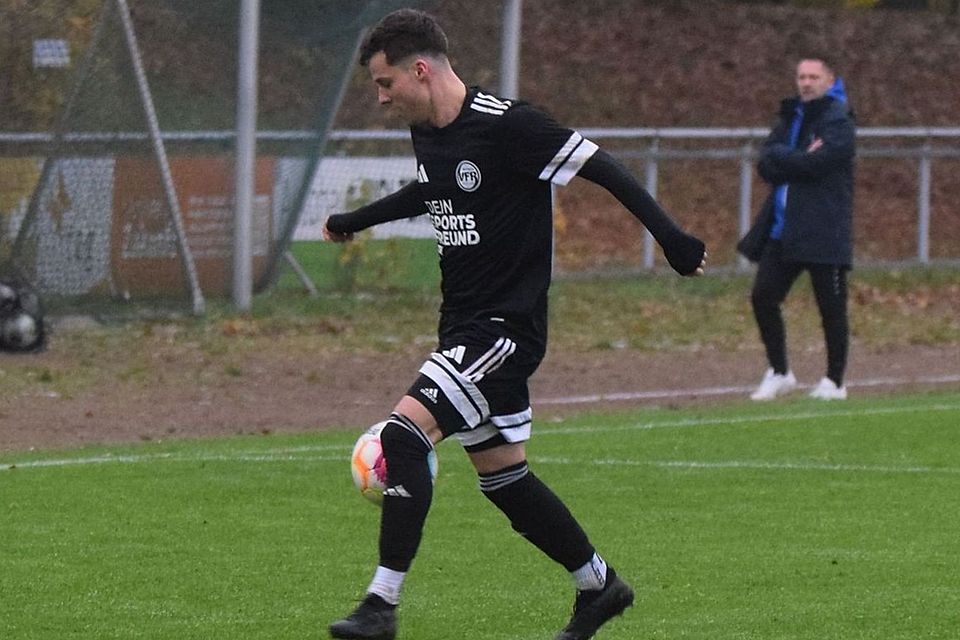 Der VfR Büttgen hat das Topspiel gegen den SV Germania Grefrath gewonnen.