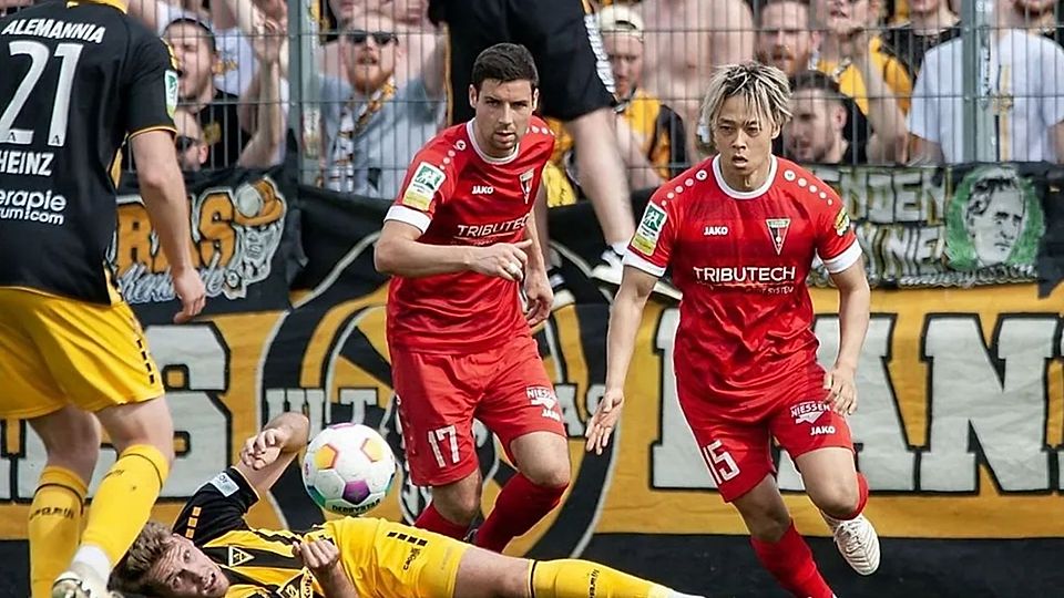 Toranosuke Abe (r.) sucht einen neue Verein.