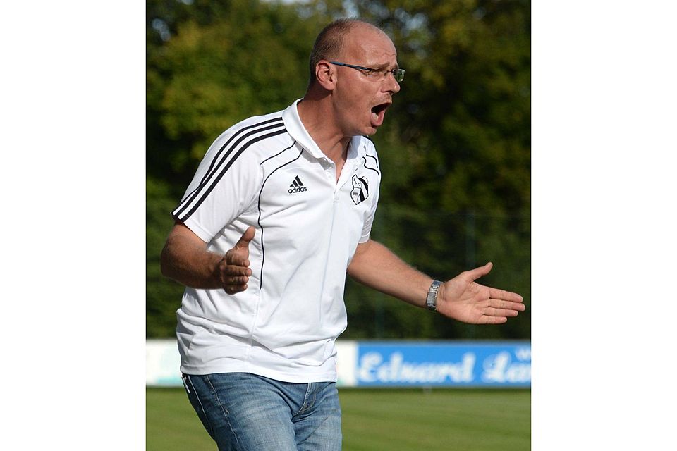 Martin Fraß, Trainer des BSC Bayreuth Saas, hofft, dass sein Team in Selbitz befreit aufspielen kann  Foto: Mularczyk