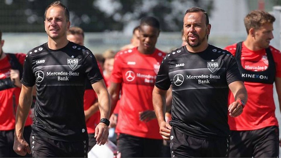 Jetzt geht’s los: VfB-II-Cheftrainer Paco Vaz (re.), Assistent Tobias Rathgeb. 