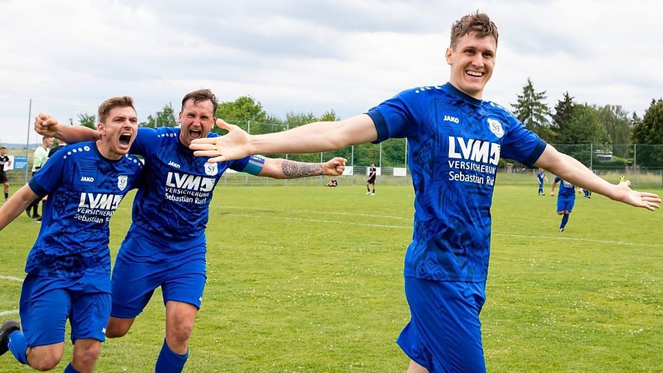 Niklas Hebestreit will zukünftig für Büßleben jubeln. Die Trikotfarbe blau bleibt dann die gleiche...