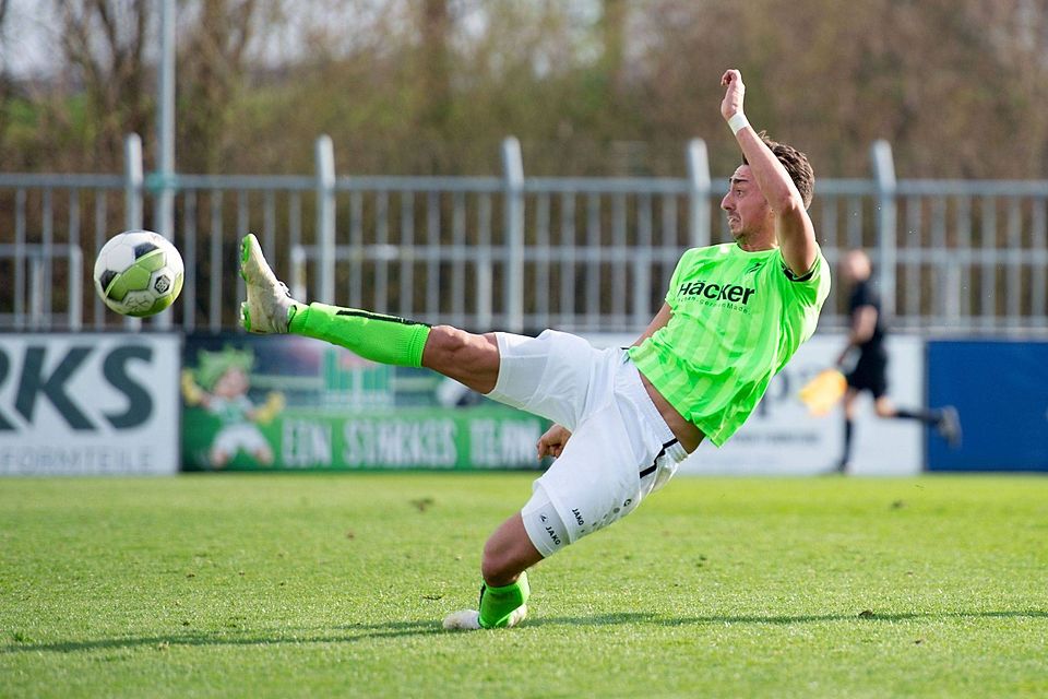 Möchte gern wieder an den Ball: Rödinghausens Offensivspieler Linus Meyer hofft, dass die Saison in der Fußball-Regionalliga noch irgendwie fortgesetzt werden kann.