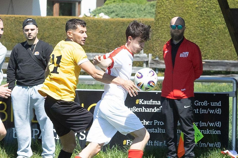 Nicht länger Trainer in Berg: Djoko Kalaba (hinten rechts) legt sein Amt nach fünf Jahren nieder. Nicht länger Trainer in Berg: Djoko Kalaba (hinten rechts) legt sein Amt nach fünf Jahren nieder.