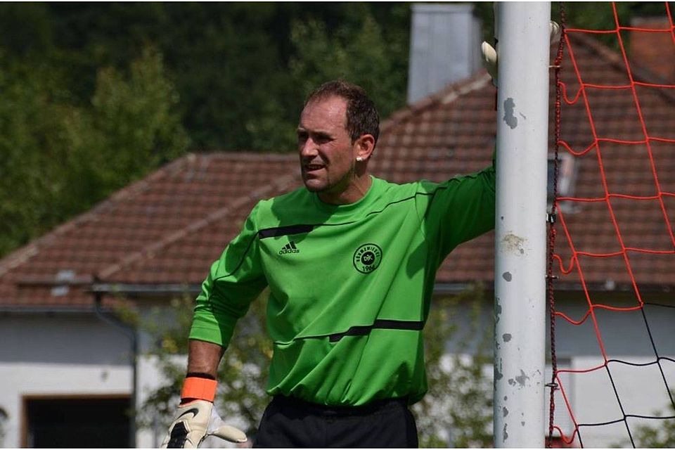 Unser Bild zeigt Daniel Schmid in der Saison 2013/14, in der er für die DJK Böhmzwiesel das Tor hütete.