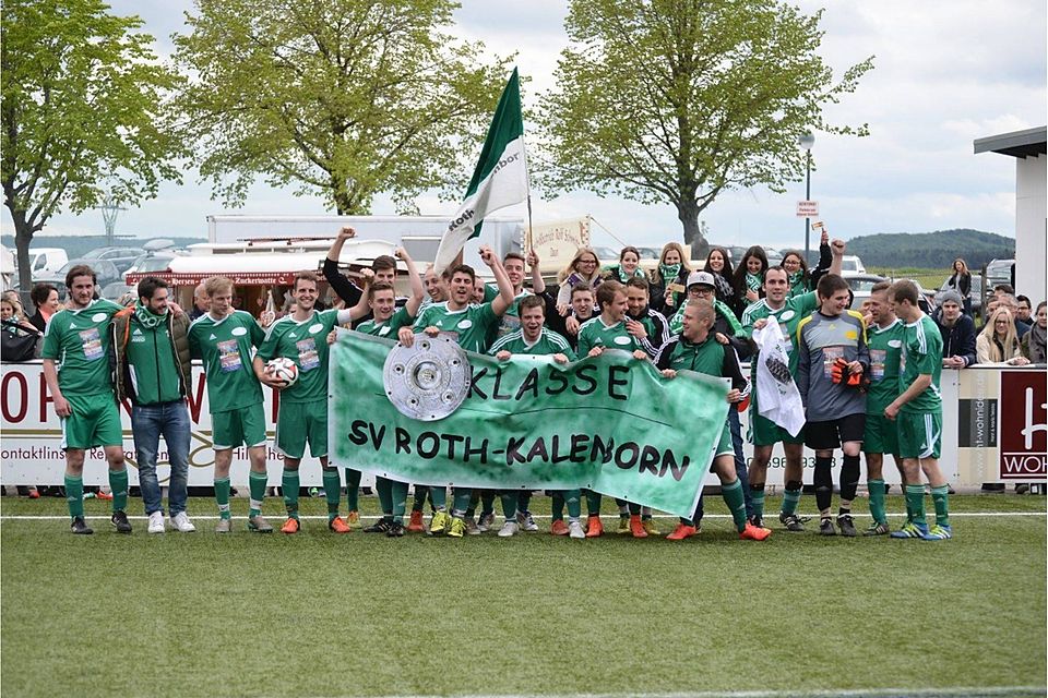Der SV Roth-Kalenborn feiert nach dem Sieg in Leudersdorf den erstmaligen Aufstieg in die Kreisliga A.