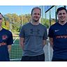 Dielfens Sportlicher Leiter Alexander Müller (Mitte) freut sich, dass Lukas Nattmann (rechts) und Fabian Sauerwald in der kommenden Saison den Adler-Dress tragen werden.