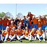 Die B-Juniorinnen des SV Fortuna Freudenberg freuen sich über den Meister-Titel.   Foto: jb