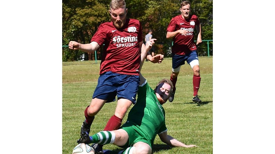 Ohne Daniel Henkel (links) steht für die FSG Wartenberg/Salzschlirf der schwere Gang nach Hainzell an, Julian Stock erwartet mit Ilbeshausen ein kniffeliges Heimspiel. 	Foto: Zinn