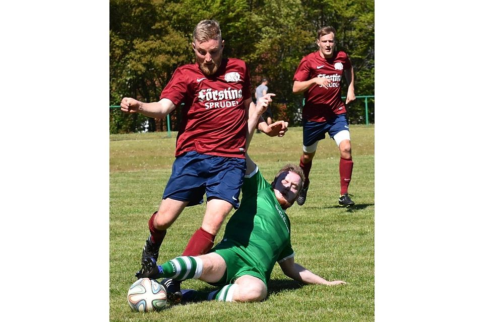 Ohne Daniel Henkel (links) steht für die FSG Wartenberg/Salzschlirf der schwere Gang nach Hainzell an, Julian Stock erwartet mit Ilbeshausen ein kniffeliges Heimspiel. 	Foto: Zinn