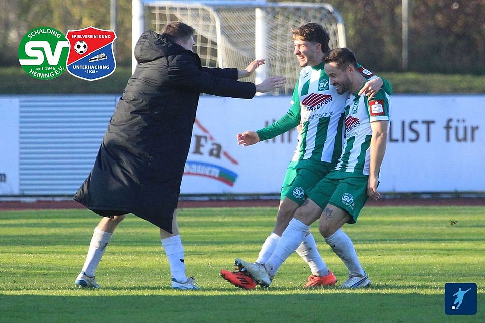 Die Schaldinger wollen auch gegen die Profireserve der SpVgg Unterhaching jubeln, müssen aber wohl auf den Siegtorschützen von vergangener Woche, Martin Kauschinger (2.v.re.) verzichten, der erkrankt ist. Die Schaldinger wollen auch gegen die Profireserve der SpVgg Unterhaching jubeln, müssen aber wohl auf den Siegtorschützen von vergangener Woche, Martin Kauschinger (2.v.re.) verzichten, der erkrankt ist.