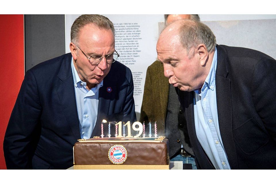 Beim 119. Geburtstag des FC Bayern fordert Rummenigge Trophäen.  dpa / Sina Schuldt