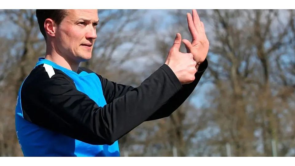 Nach sechs Jahren beim Fußball-Kreisoberligisten RSV Büblingshausen gibt Trainer Marcel Cholibois seine Kommandos ab Sommer an der Seitenlinie der FSG Wettenberg. © Steffen Bär