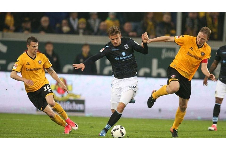 Jung und zweikampfstark: der 19-jährige Marin Pongracic gegen Dynamo Dresden am 32. Spieltag. Foto:Sampics