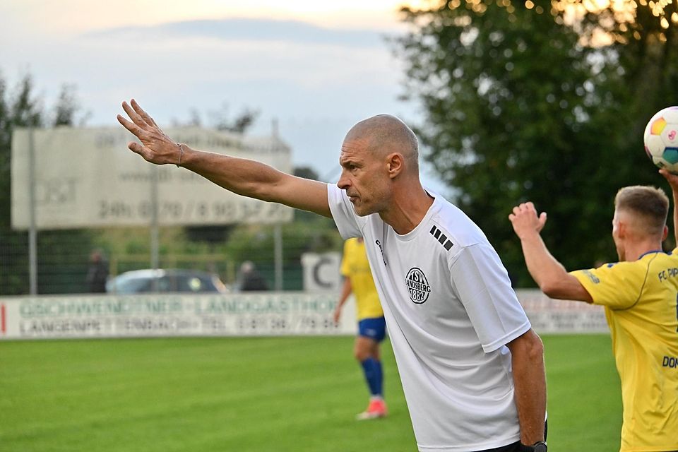 Die Bilanz von Alex Schmidt in der Bayernliga mit dem TSV Landsberg: 17 Siege, drei Unentschieden und zehn Niederlagen.