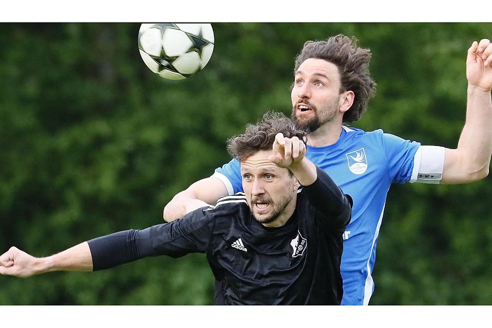 Das erste Spitzenspiel ist im Sack: Die Kranzberger Fußballer um Florian Edlhuber (r.) waren gegen Finsing obenauf. Jetzt geht es gegen Allershausen.
