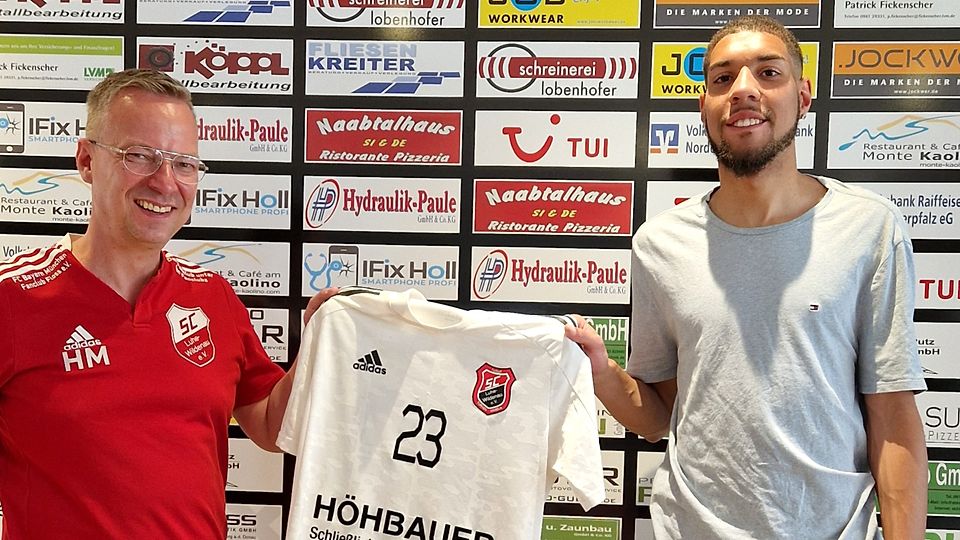 Jamal Dubois (rechts) war ein Wunschspieler des Trainerduos Urban und Moucha. SC-Kaderplaner Markus Hofbauer (links) freut sich auf ihn.