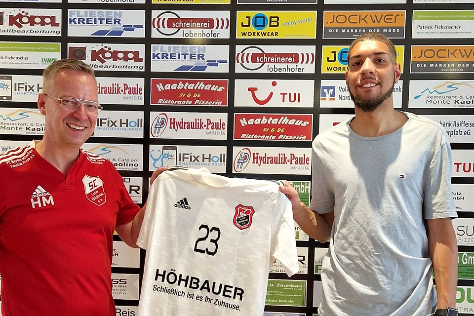 Jamal Dubois (rechts) war ein Wunschspieler des Trainerduos Urban und Moucha. SC-Kaderplaner Markus Hofbauer (links) freut sich auf ihn.