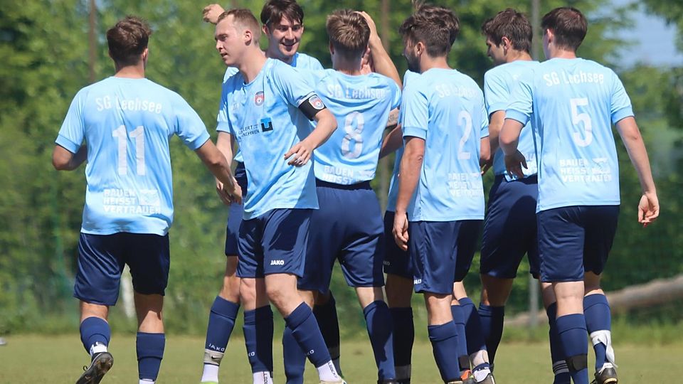 Bereits in der 11. Minute klingelte es im Kasten der SG Apfeldorf/Kinsau. Die Gäste hatten eine Ecke der SG Lechsee nicht klären können.