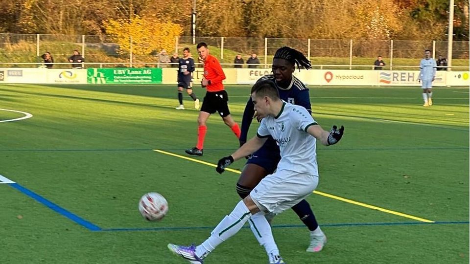 Thalwil (in weiss) war Binningen klar überlegen, erzielte den Siegtreffer allerdings erst in der 97. Minute.