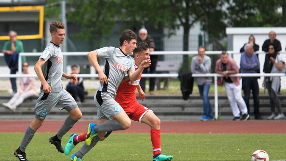 Heimniederlage: B-Junioren vom FSV Mainz 05 verlieren das Duell gegen den Karlsruher SC. Archivfoto: Wolff