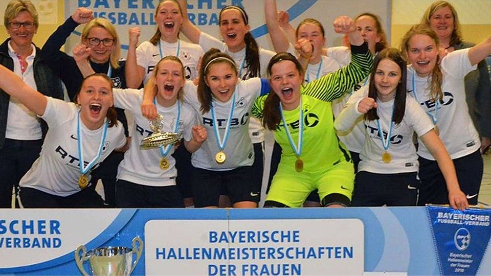 Fünf Spiele, vier Siege - und 13:1 Tore: der SV Frauenbiburg verteidigt hochsouverän die bayerische Hallenkrone. F: BFV