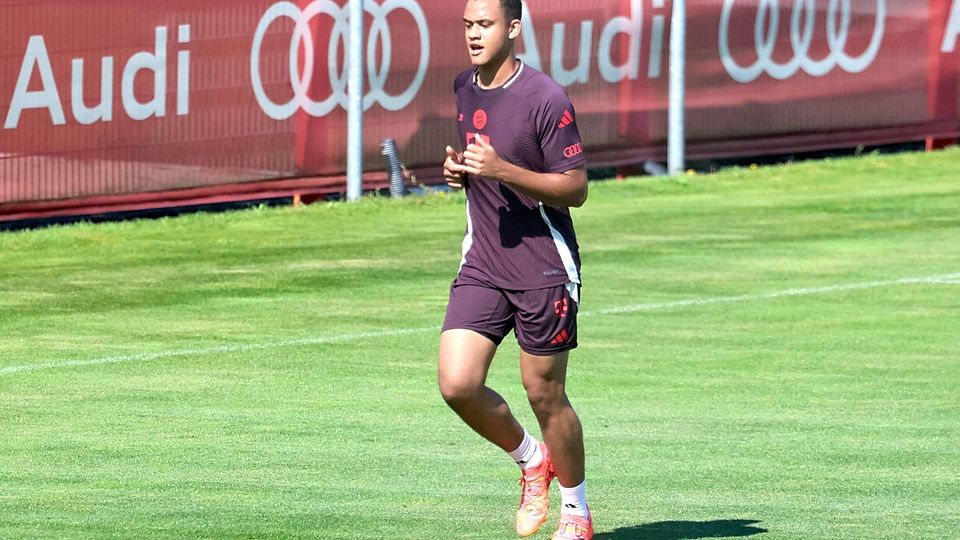 Tarek Buchmann beim Lauftraining an der Säbener Straße.