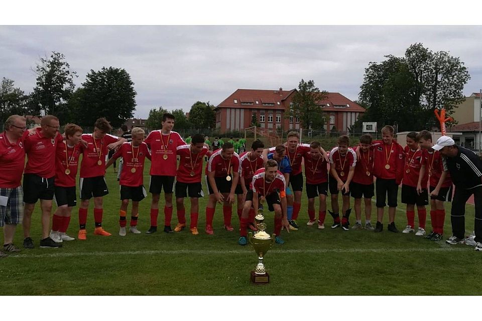 Die C-Junioren des ESV Lok Falkenberg sicherte sich nach dem Pokalsieg auch die Meisterschaft.