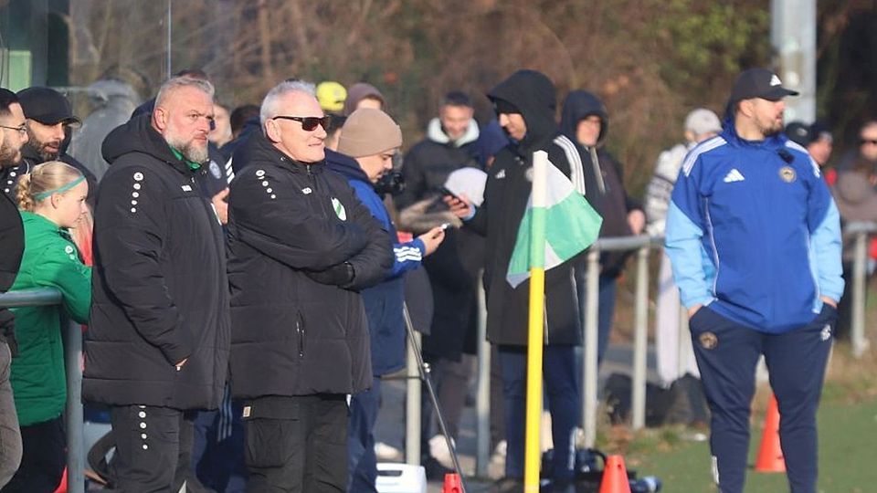 Kevin Pannewitz (hi) steht mit Delay auf einem Nichtaufstiegsplatz