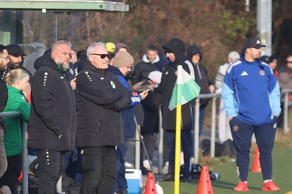 Kevin Pannewitz (hi) steht mit Delay auf einem Nichtaufstiegsplatz