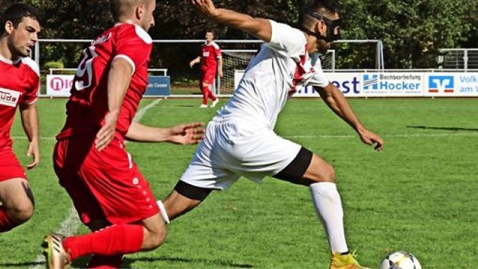 Der Fellbacher Oguz Dogan lässt sich nicht aufhalten und erzielt gegen den TSV Pfedelbach das Tor zum 3:2-Endstand. Patricia Sigerist