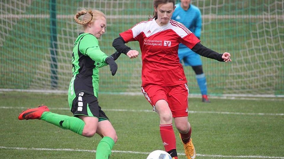 Der SV Granheim (hier Nancy Oßwald, l., im Spiel gegen Bad Saulgau) trifft am Sonntag auf Reinstetten - eines von zwei Teams, gegen die der Tabelllenzweite in der Vorrunde verloren hat. (SZ-Foto: no)