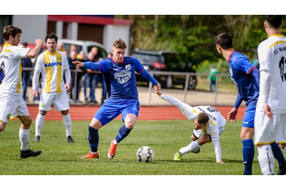 Mit einem 0:0 musste sich die TSG Nattheim (blau) im Heimspiel gegen Waldhausen begnügen.  Oliver Vogel
