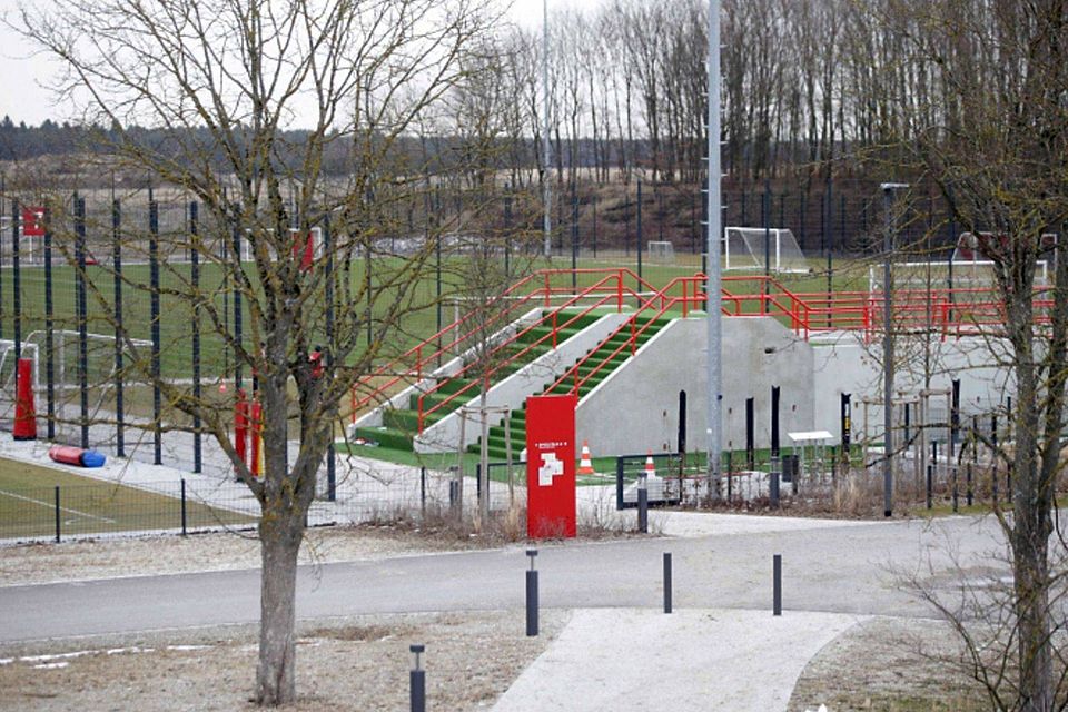 Am Campus des FC Bayern herrscht Corona-Alarm.