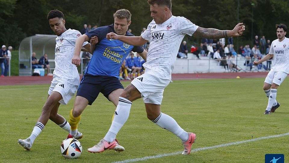 In der Vorrunde ließen die Eppinger (weiß) die Mühlhausener nicht zur Entfaltung kommen.